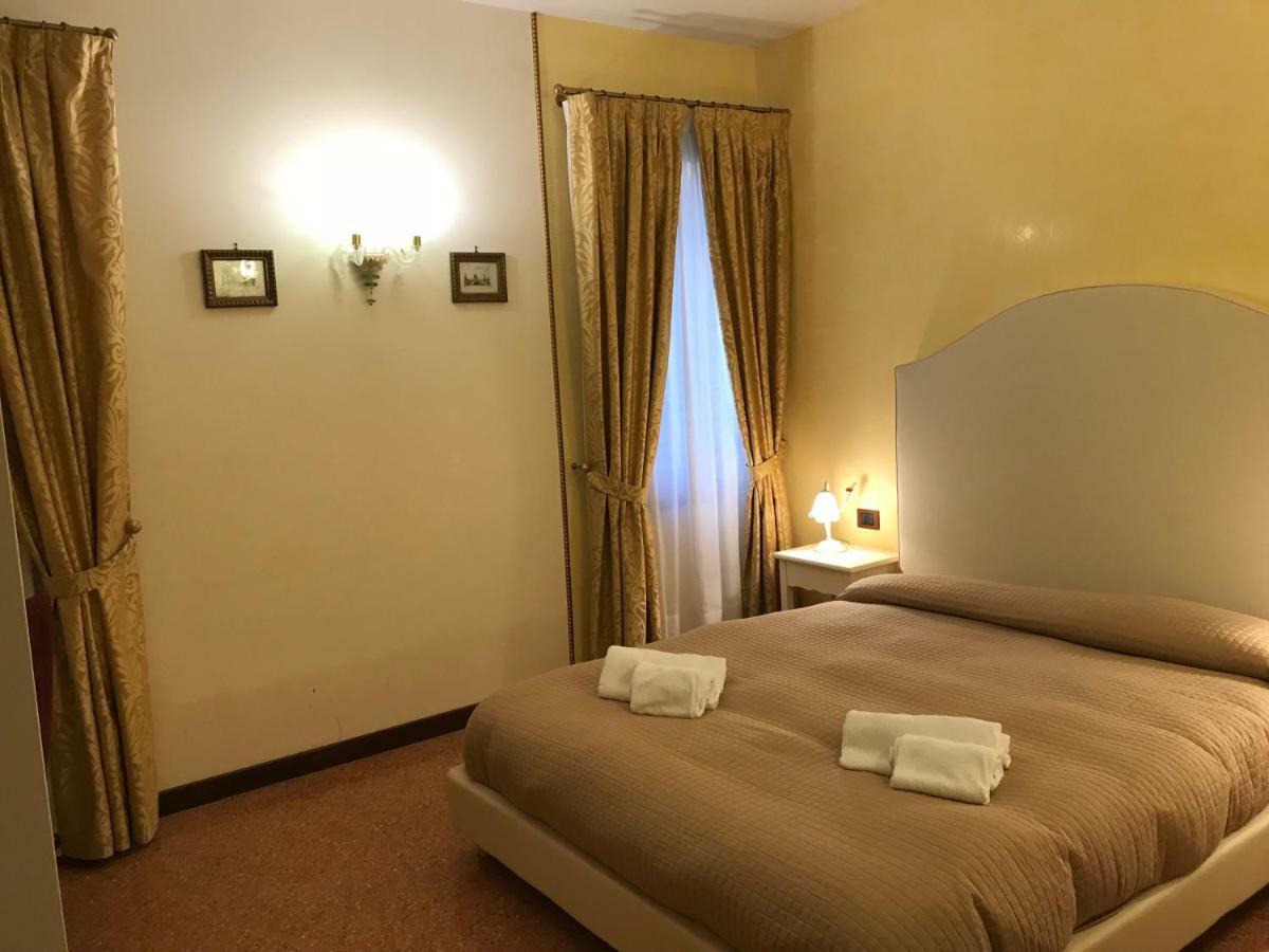 Ferienwohnung Classic Three Minutes From St Marc'S Square Venedig Exterior foto